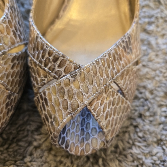 Womens Stuart Weitzman Size 7 Snake Skin Sling Back Peep Toe Heels Tan Cream - Picture 4 of 13